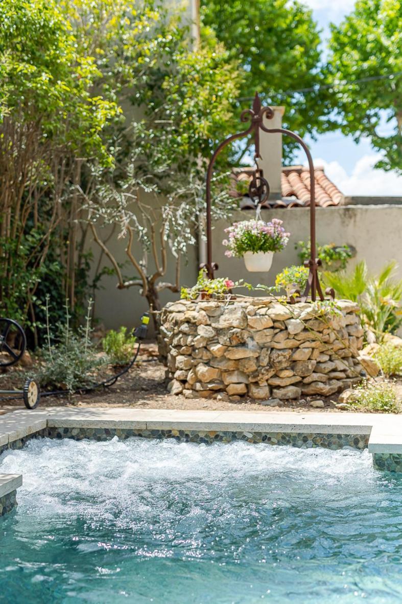 Maison De Maitre 230M² En Plein Coeur Du Village Camps-la-Source Exterior photo